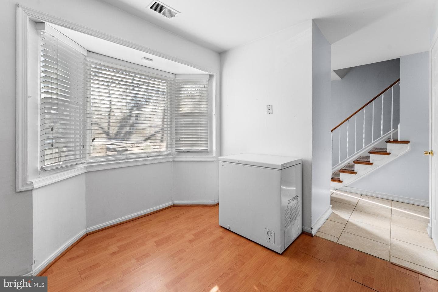 8923 Simeon Court photo 5