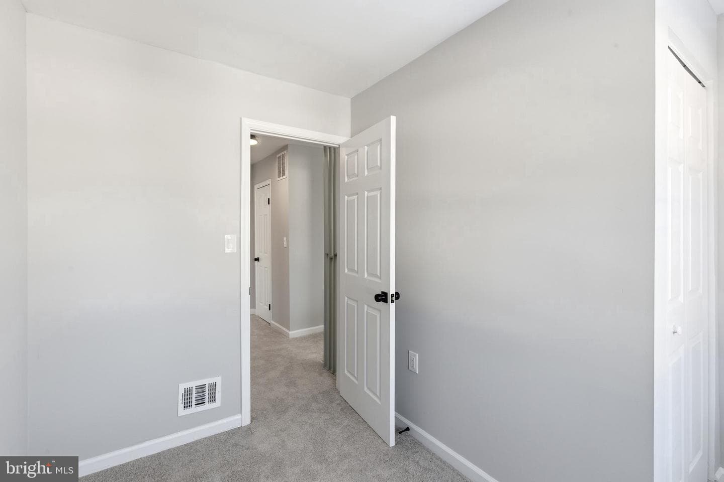 1020 Carrington Avenue photo 16