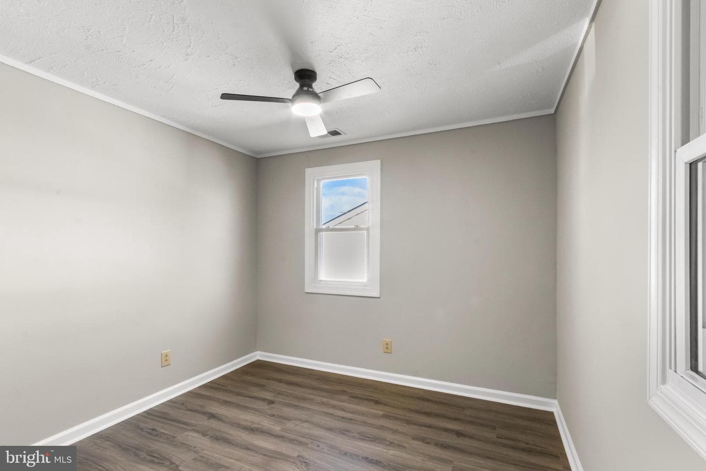 7736 Oxman Road photo 17