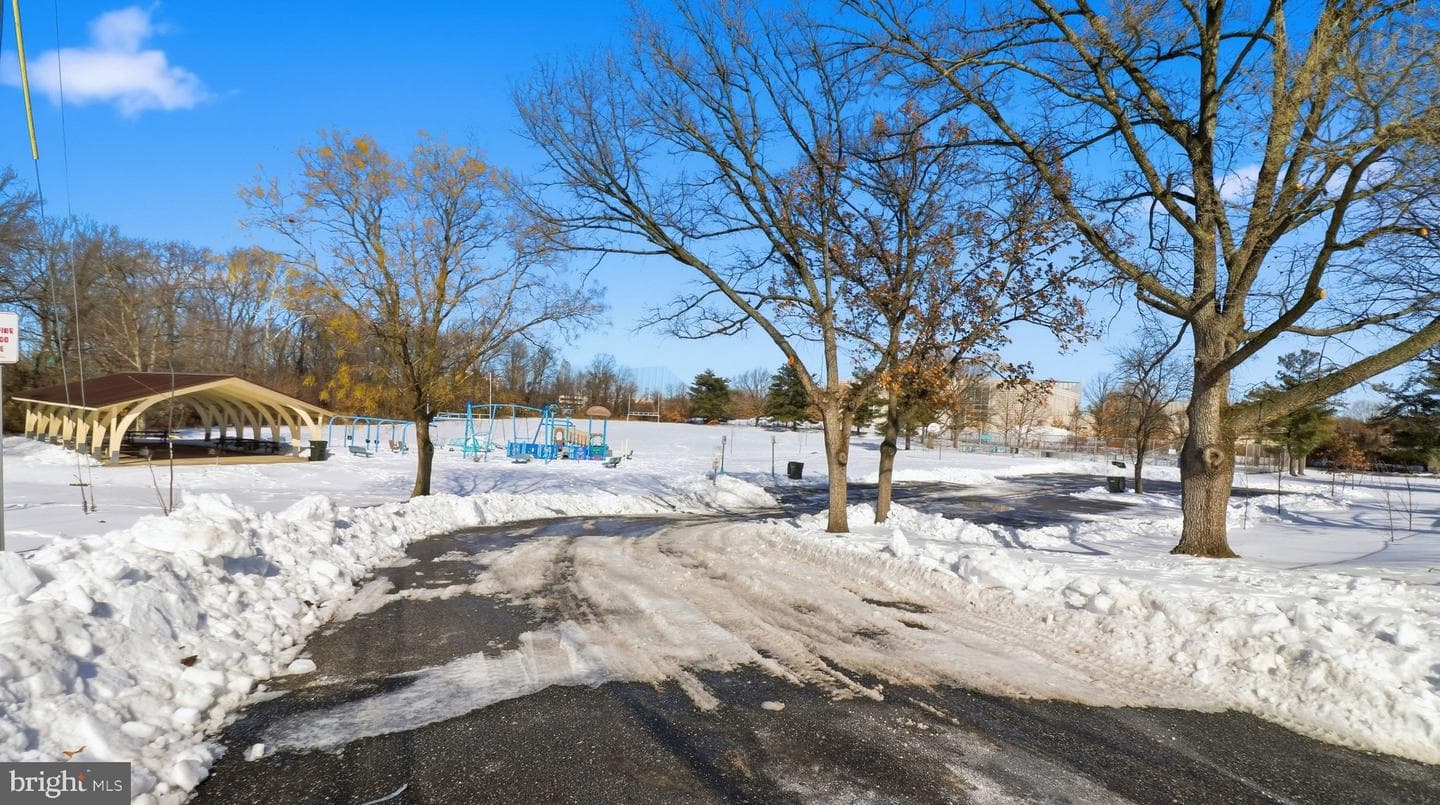 6914 Elkins Avenue photo 36