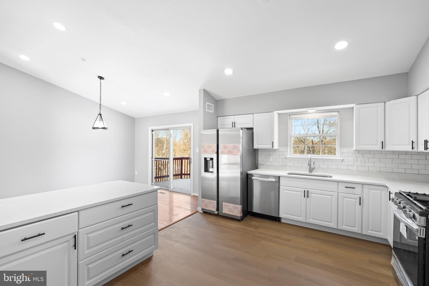 5008 Boydell Avenue photo 4