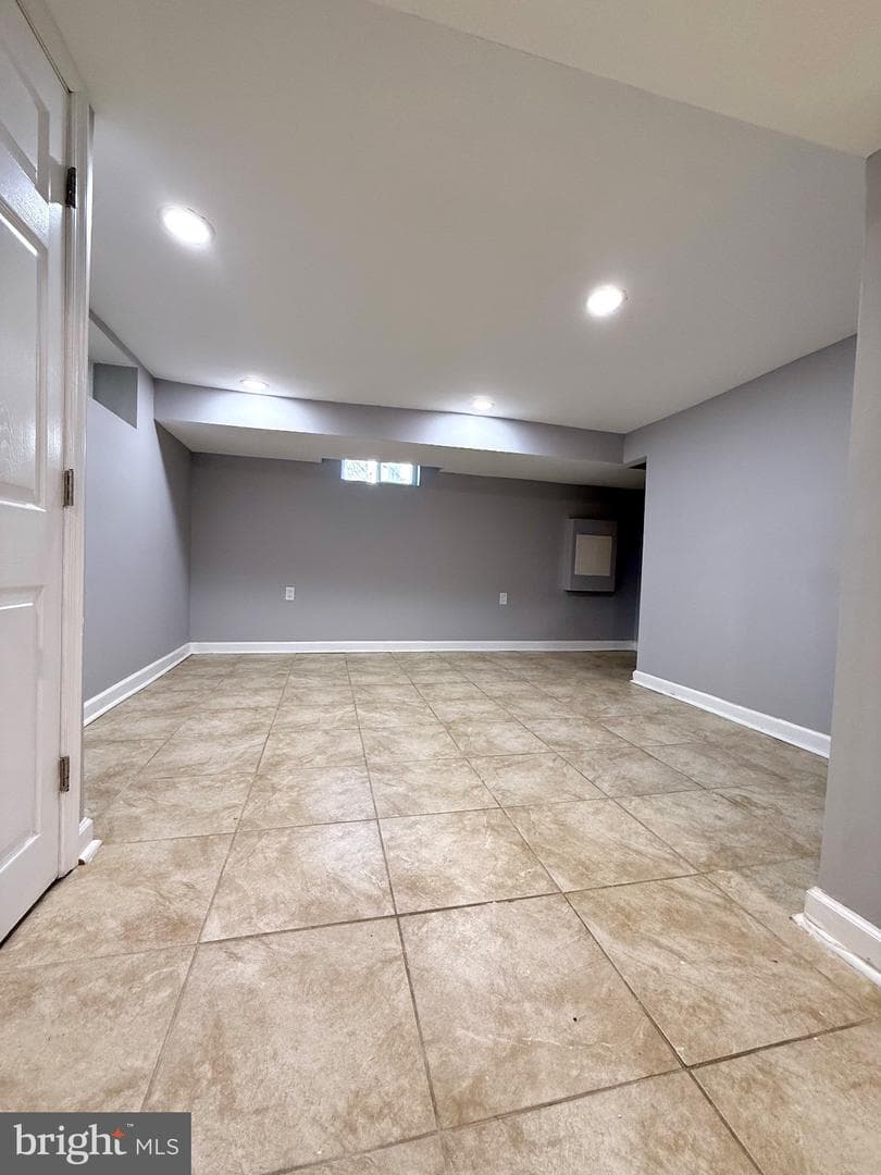 5819 Crown Street photo 17