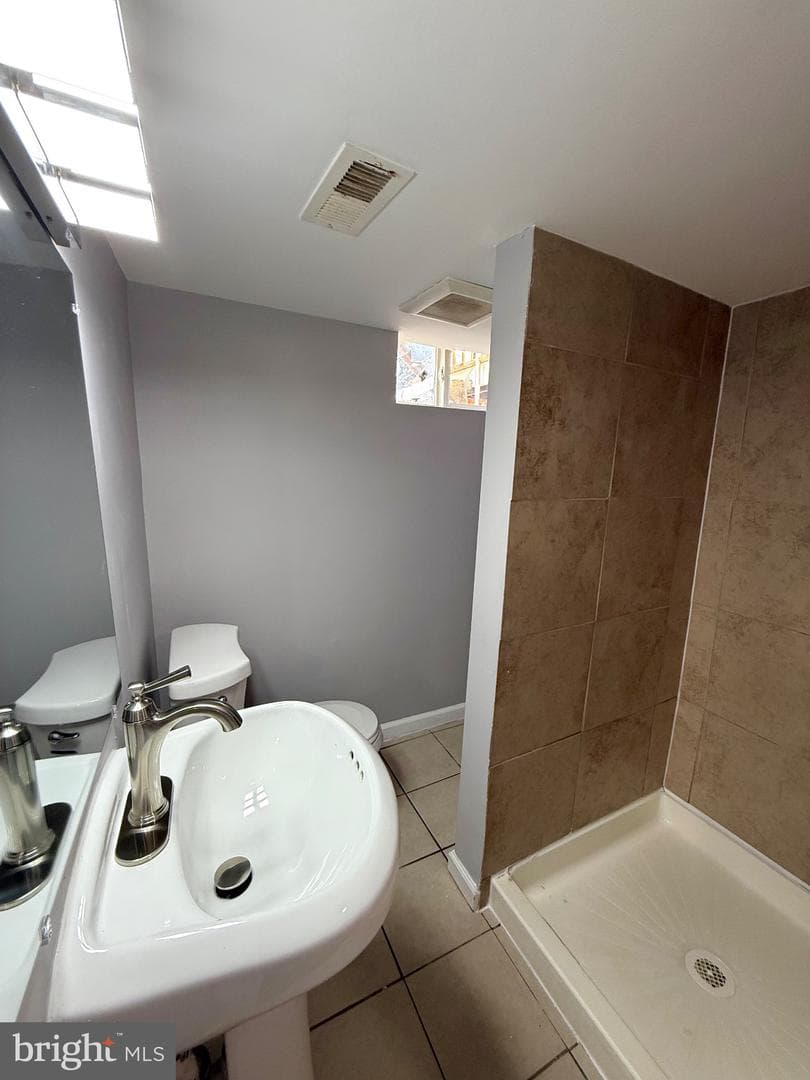 5819 Crown Street photo 20