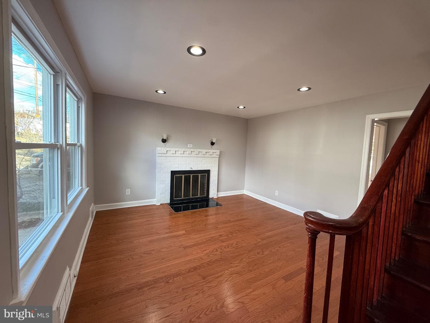 5819 Crown Street photo 3