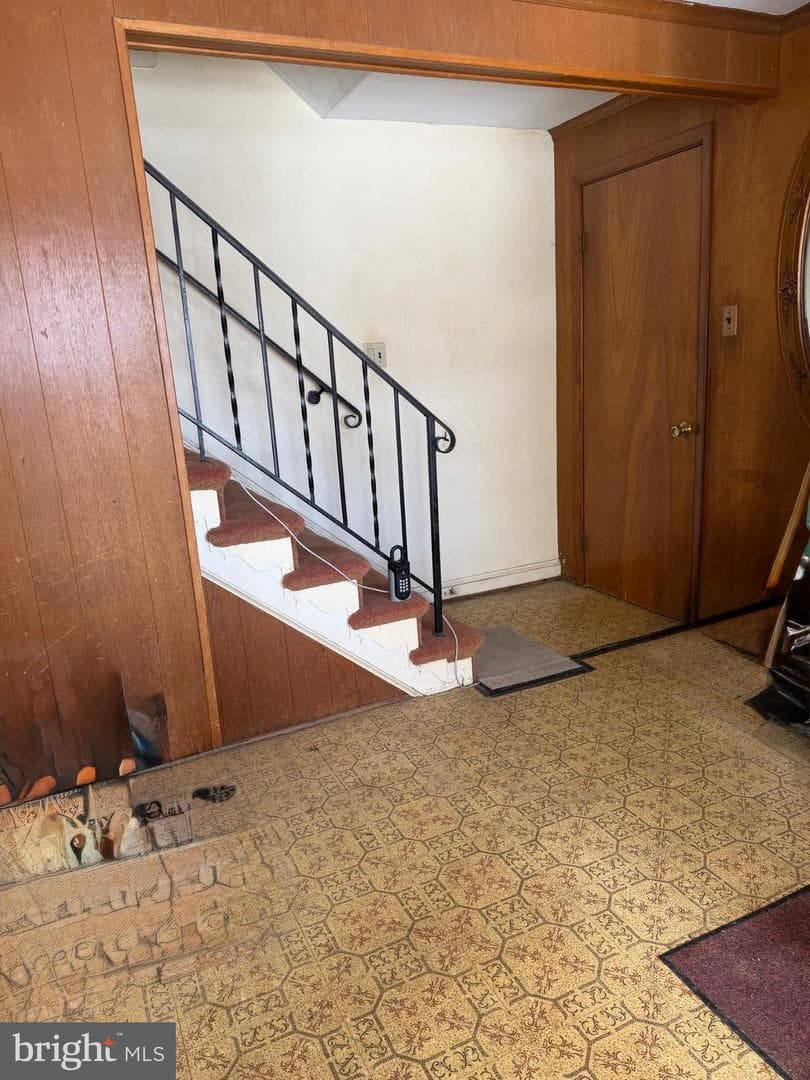 7613 Charlton Avenue photo 2