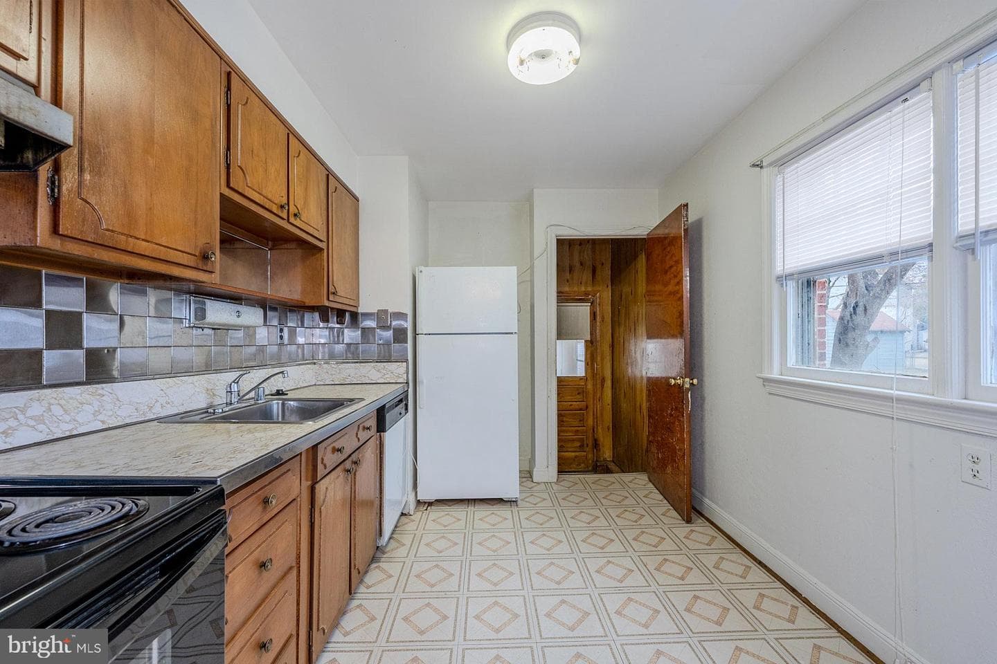 6014 40th Avenue photo 9