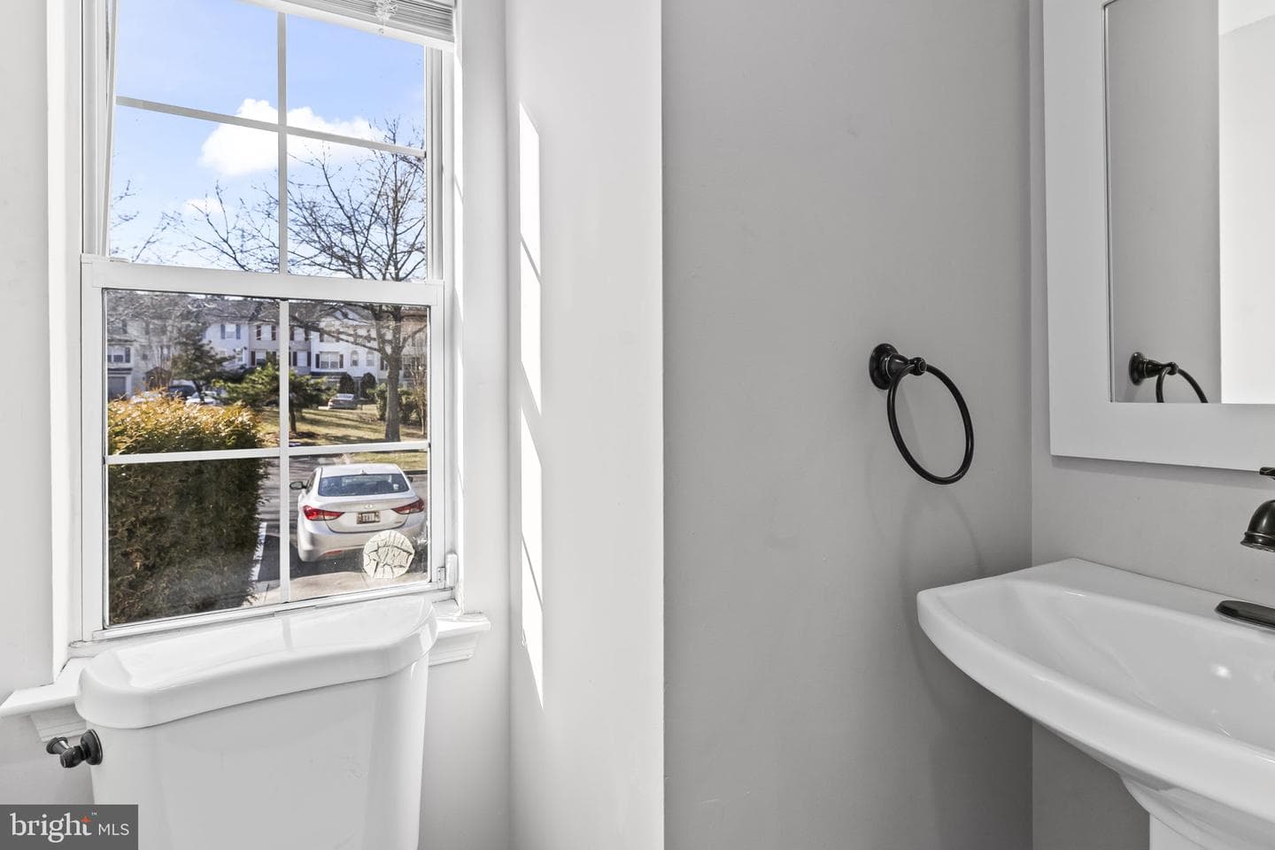 4655 Penzance Place photo 7