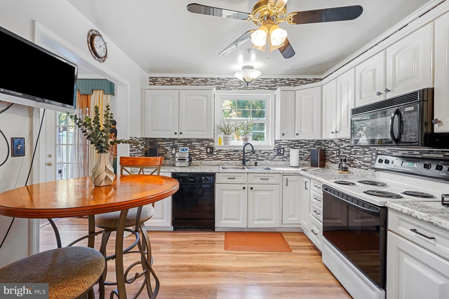 2303 Whitehall Street photo 10