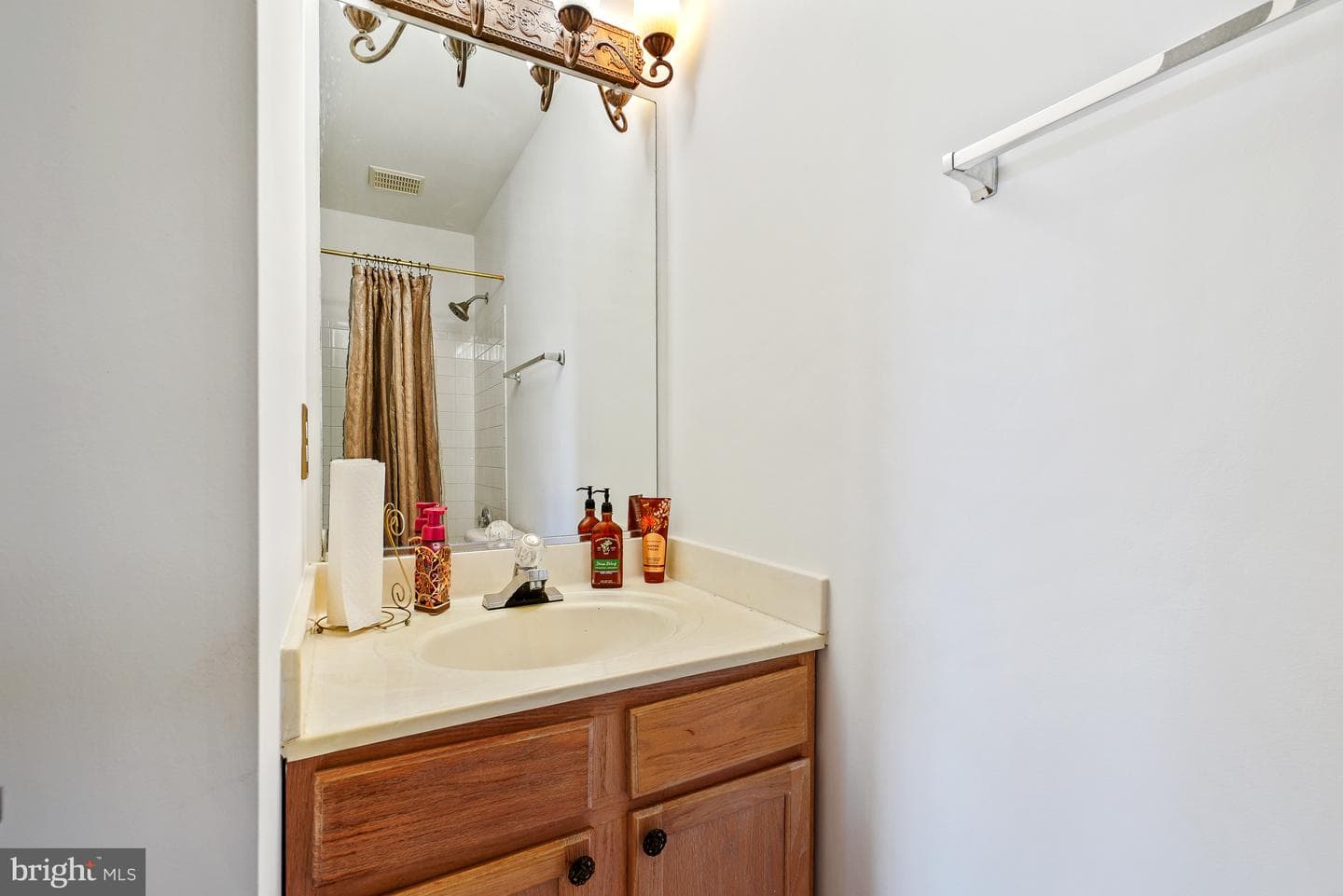 2303 Whitehall Street photo 20
