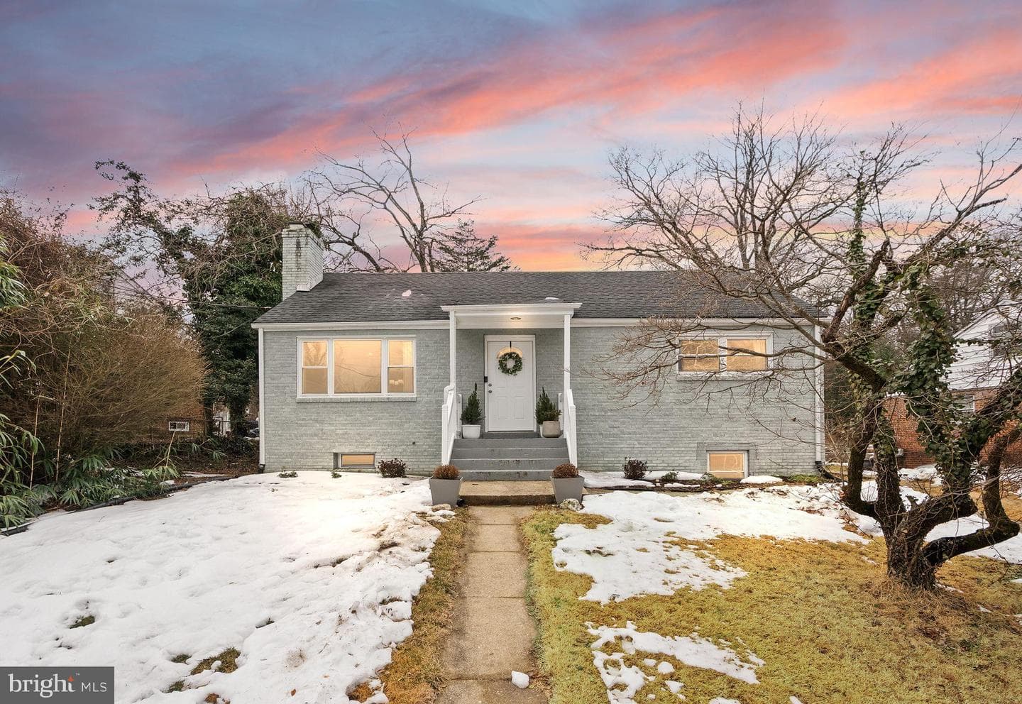 4901 Abbott Drive photo 3