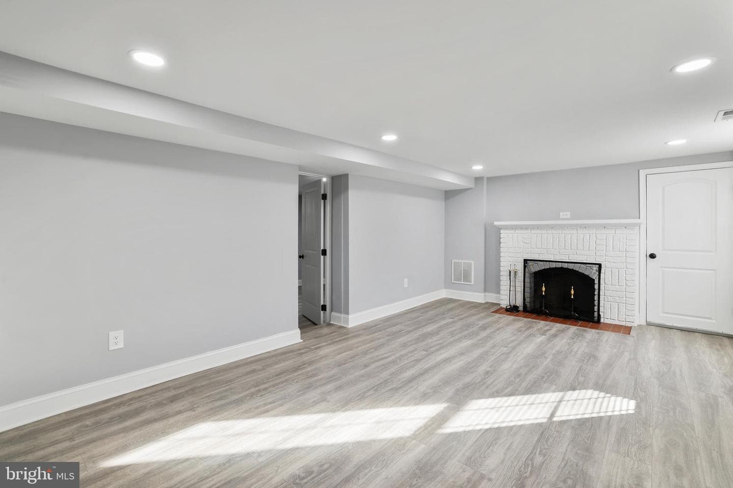6105 43rd Avenue photo 20