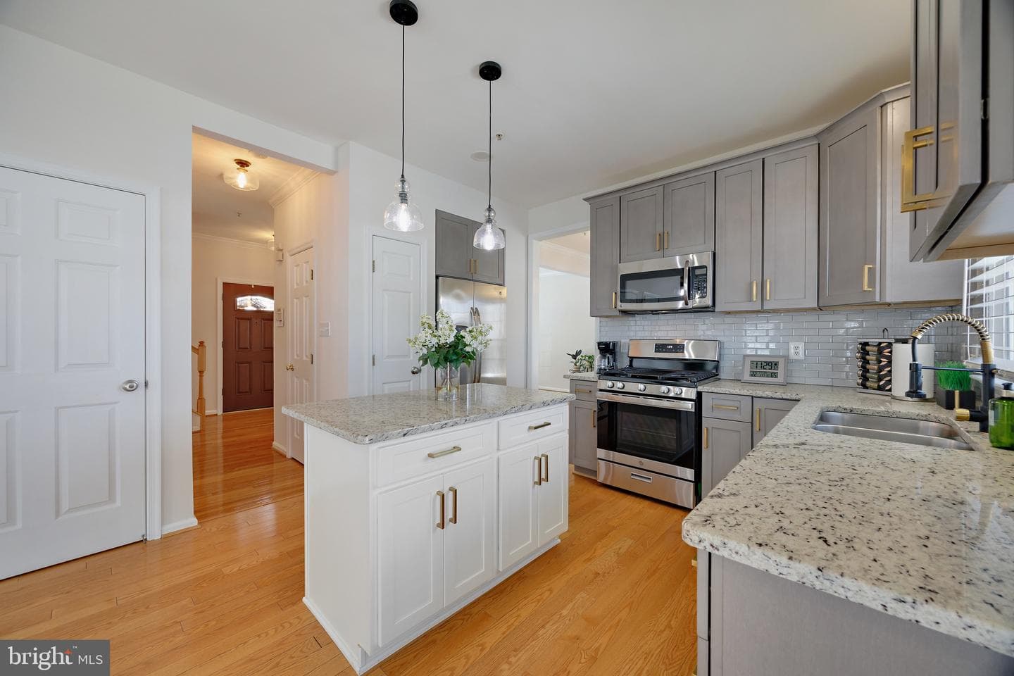 10208 Running Brook Lane photo 4