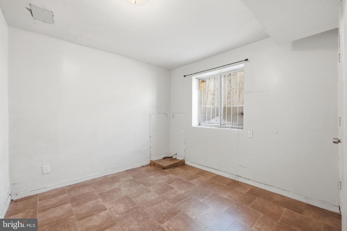 5808 Burgundy Street photo 14
