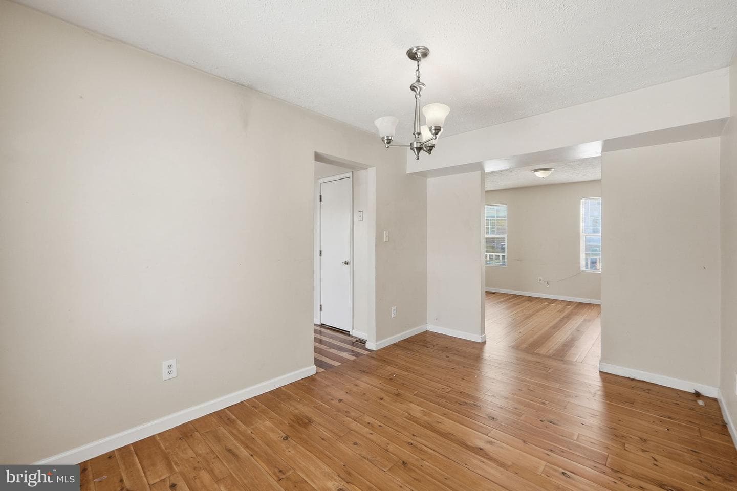 5808 Burgundy Street photo 25