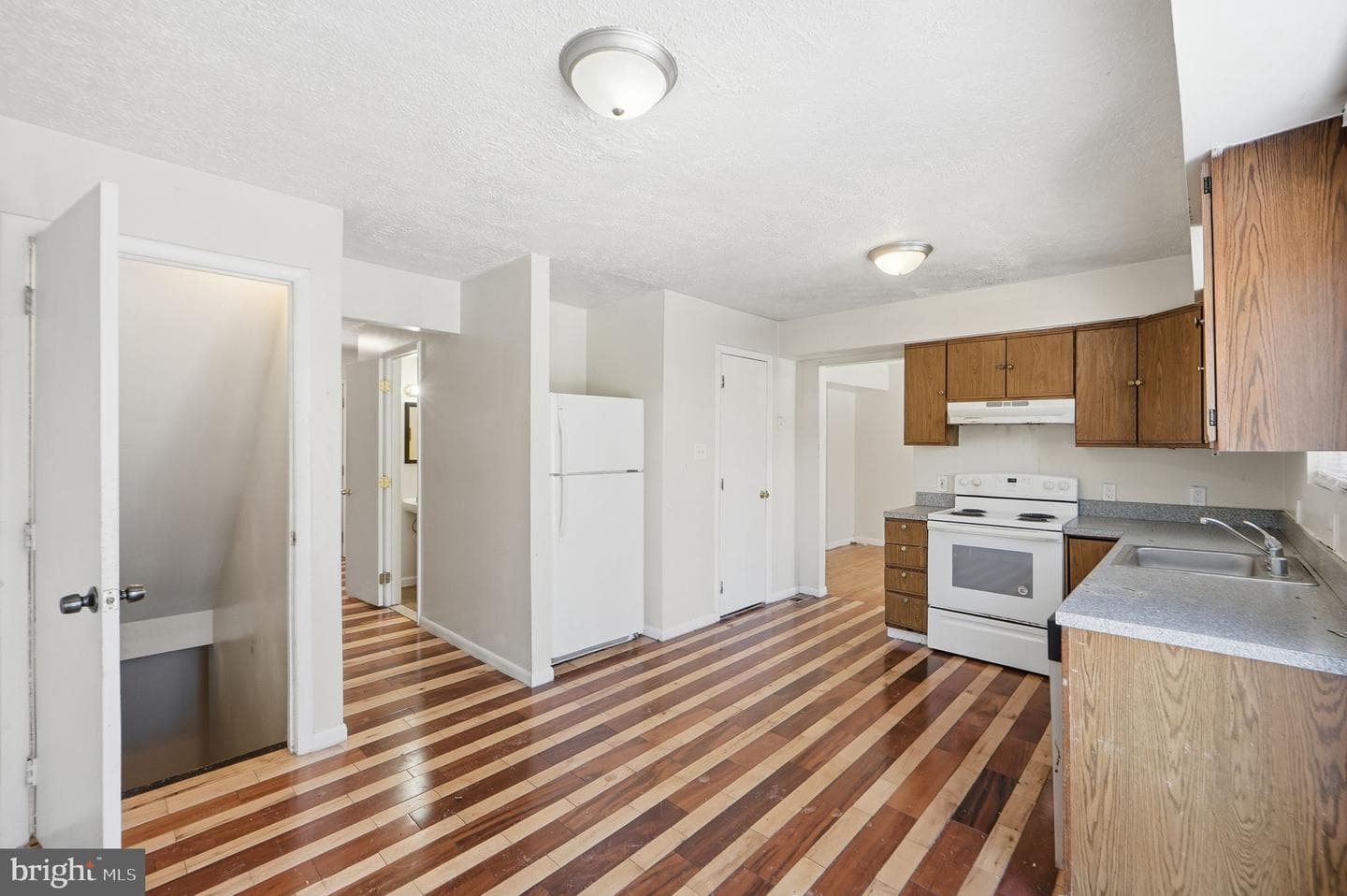 5808 Burgundy Street photo 28