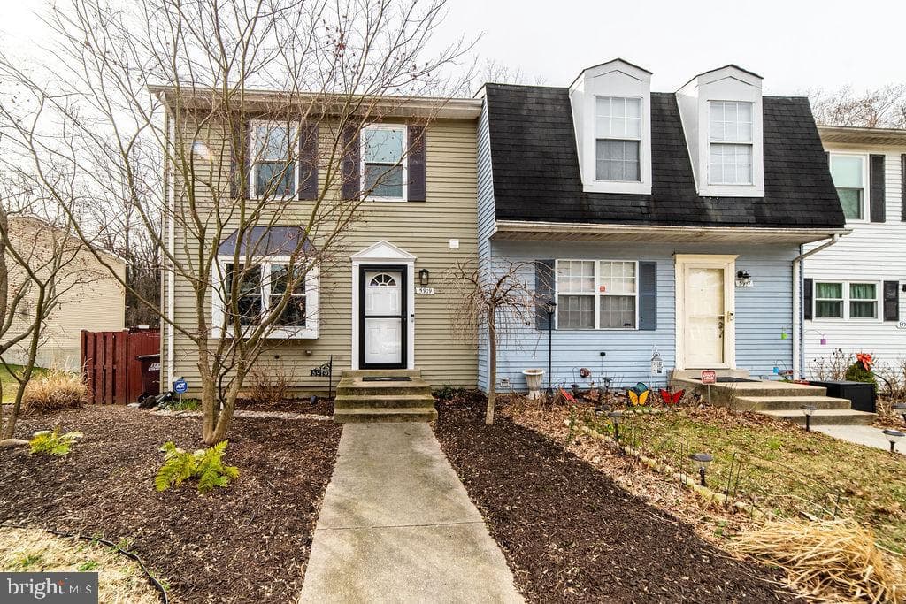 5919 Applegarth Place