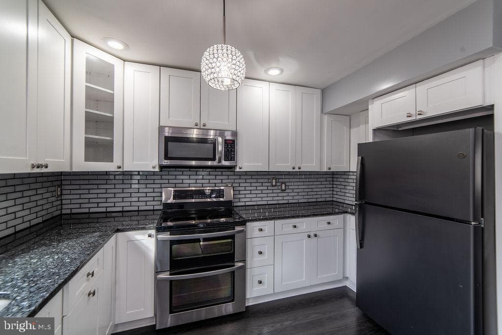 5919 Applegarth Place photo 11