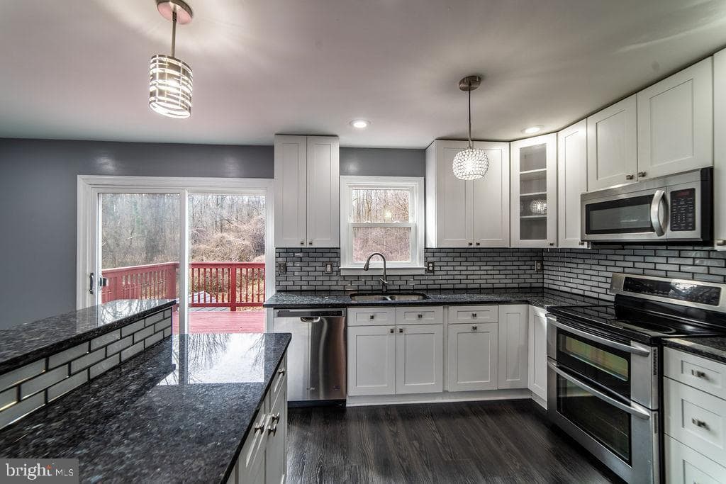 5919 Applegarth Place photo 12