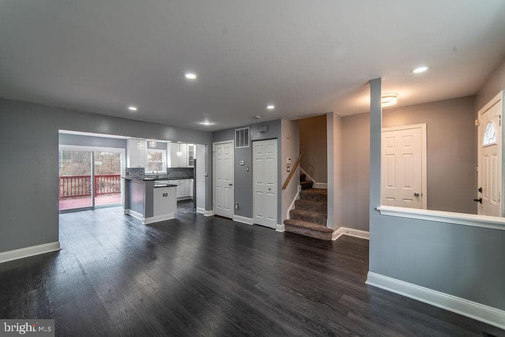 5919 Applegarth Place photo 13