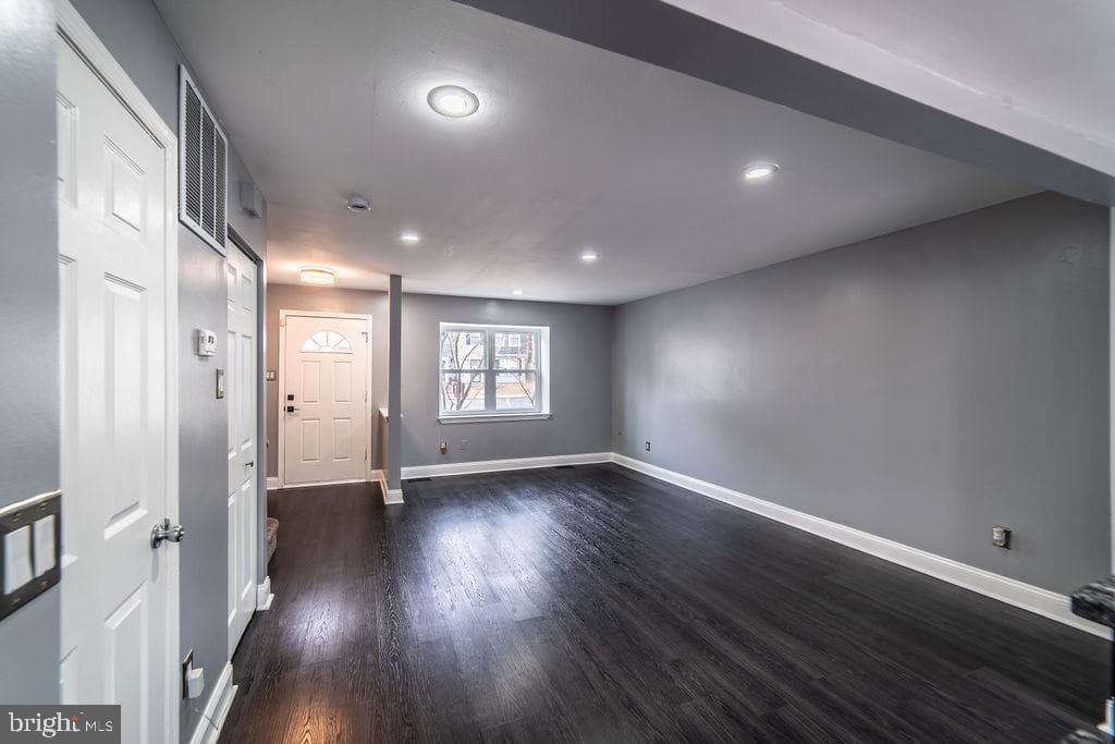 5919 Applegarth Place photo 16