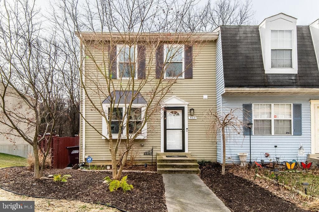 5919 Applegarth Place photo 3