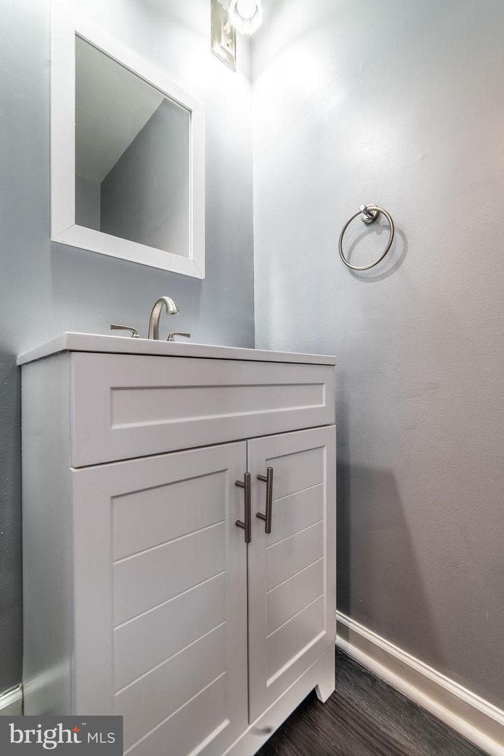 5919 Applegarth Place photo 35