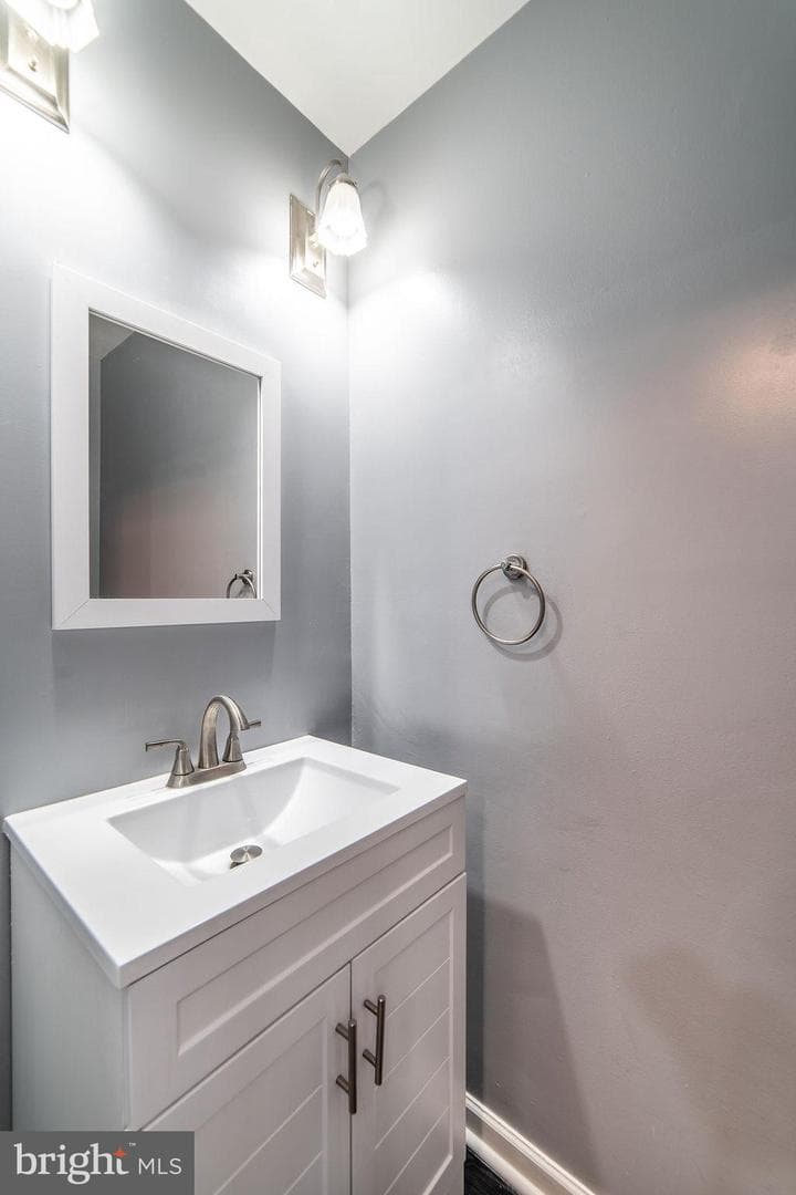 5919 Applegarth Place photo 36