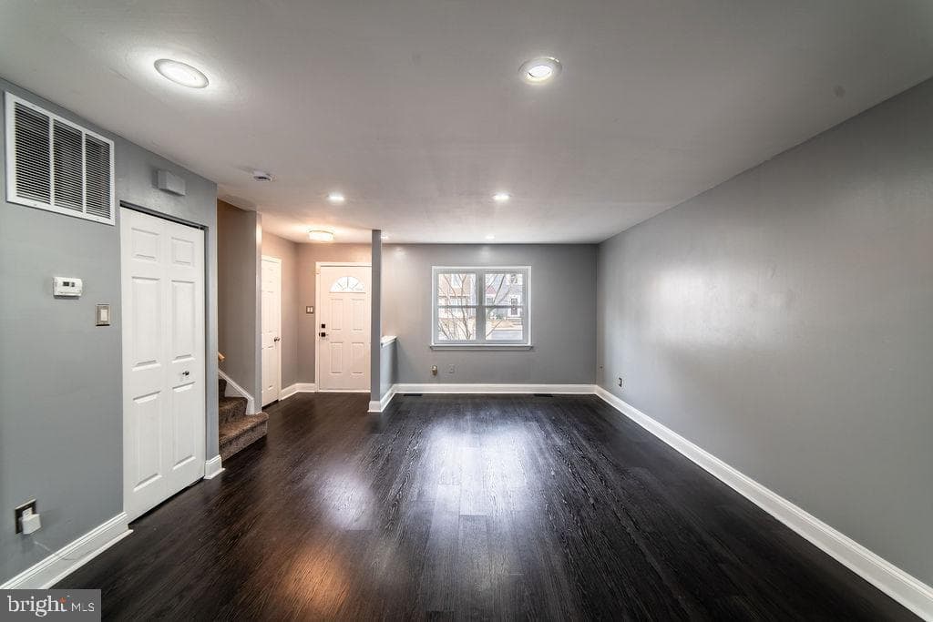 5919 Applegarth Place photo 6