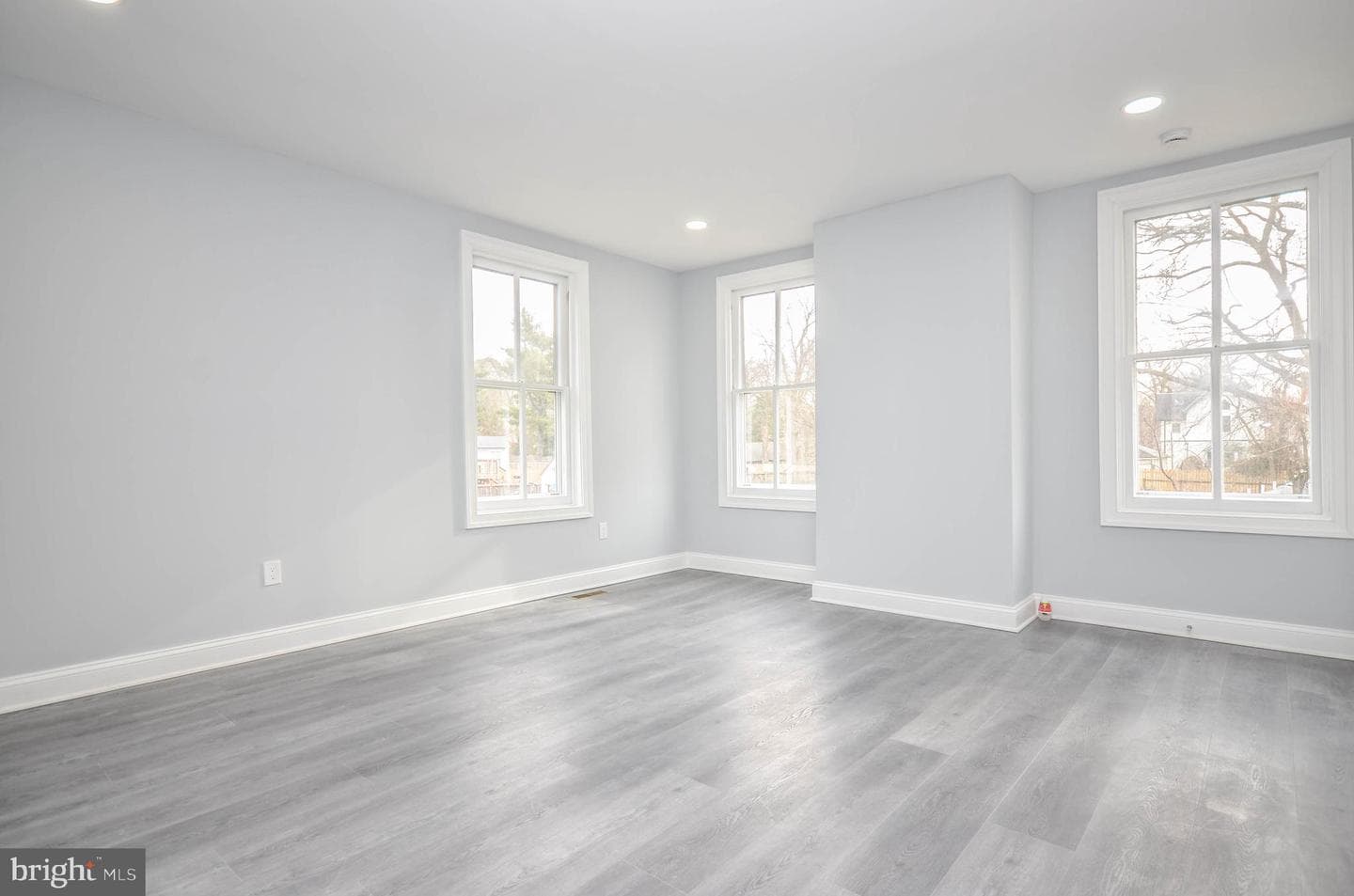 5617 Ruatan Street photo 29