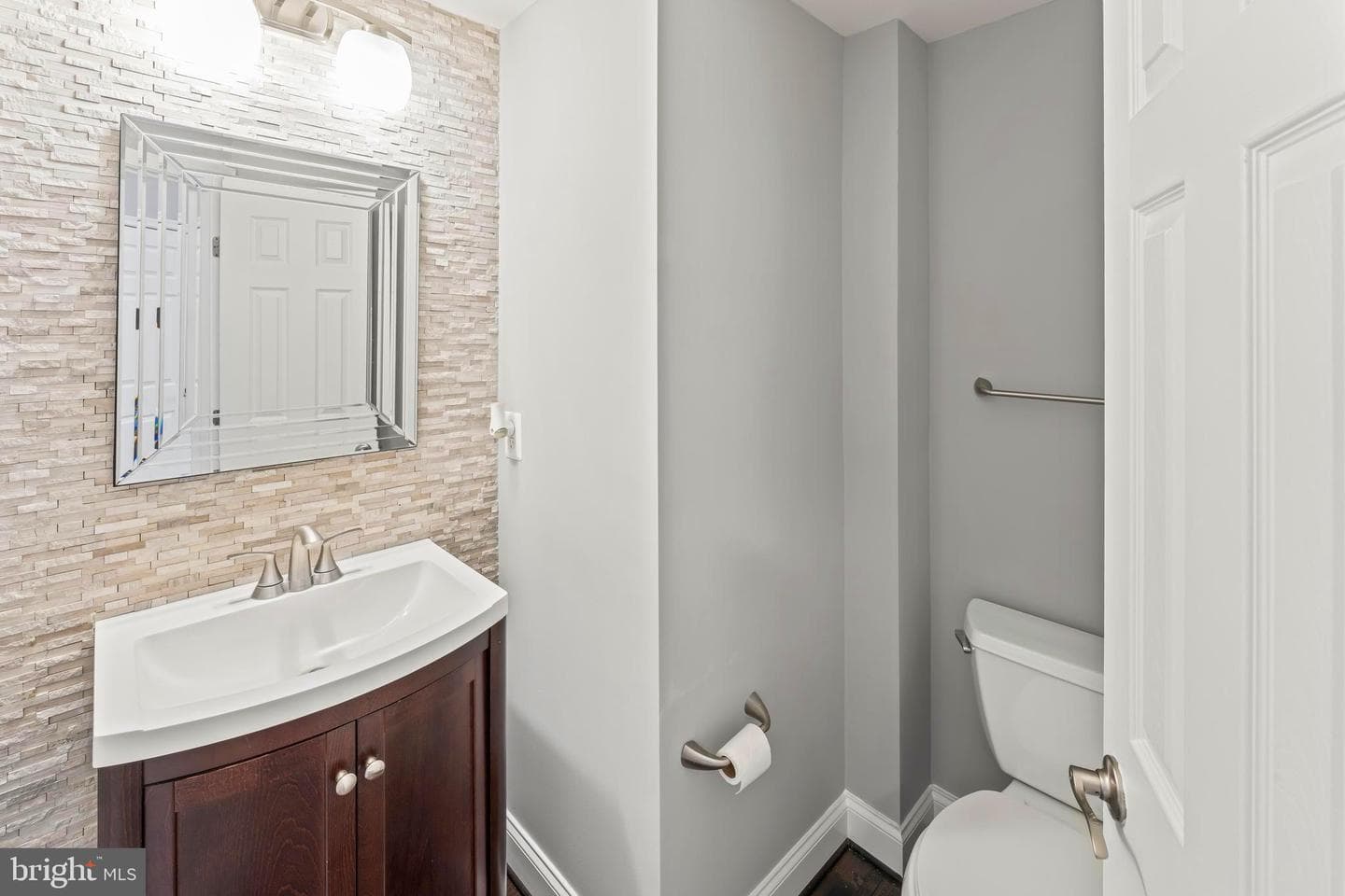14204 Highlands Terrace photo 23