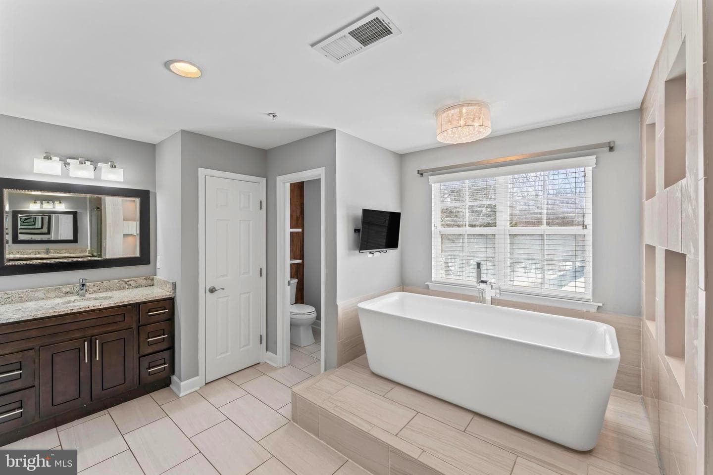 14204 Highlands Terrace photo 32