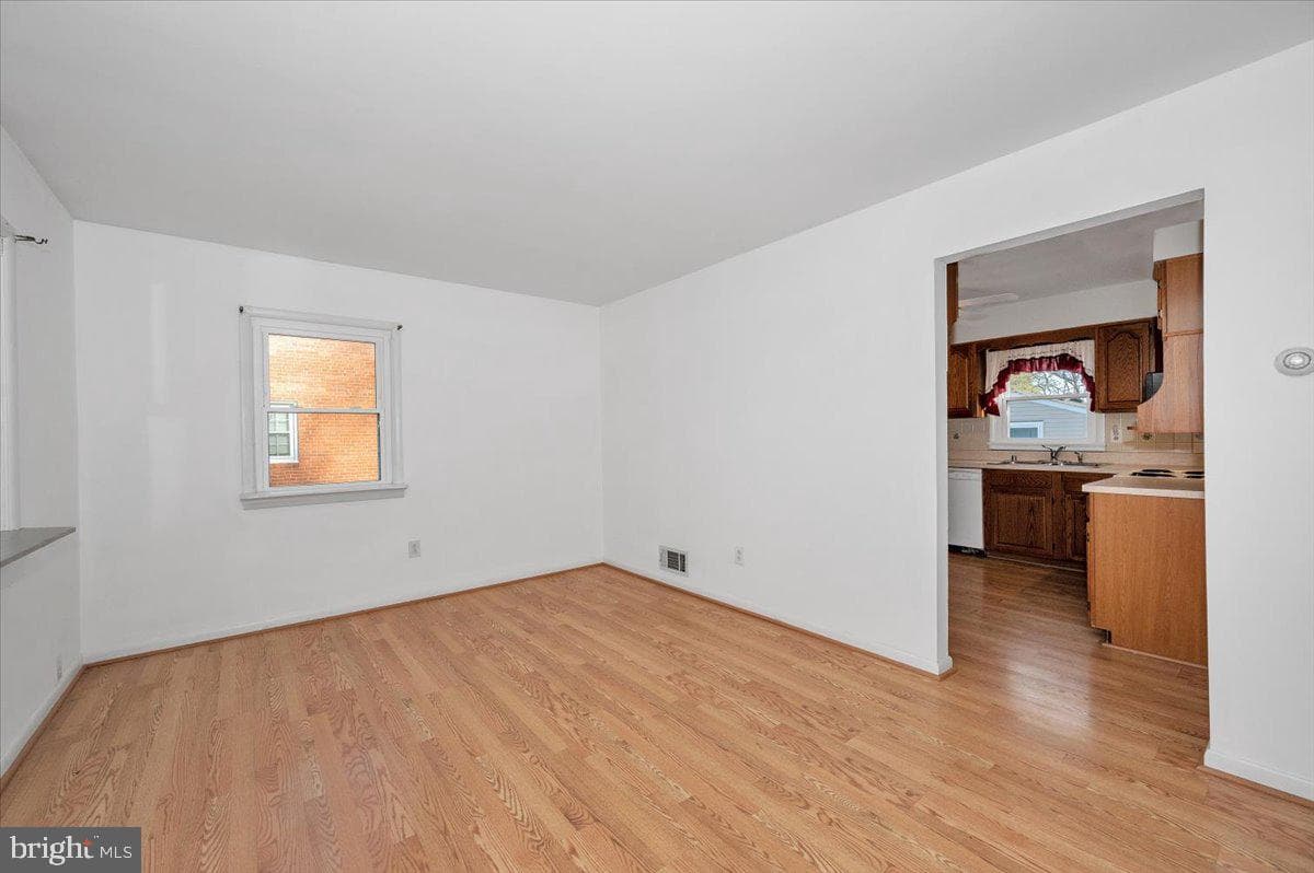 5209 Cochran Road photo 3