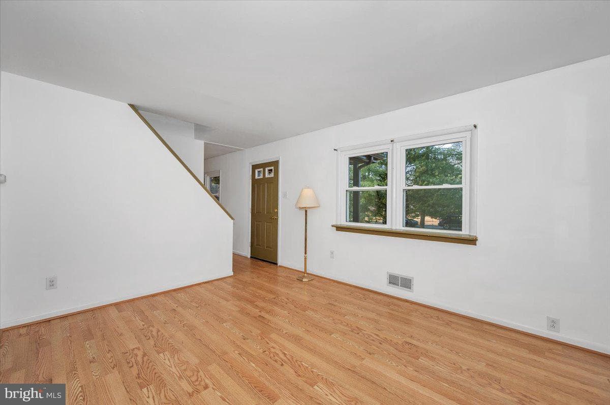 5209 Cochran Road photo 4