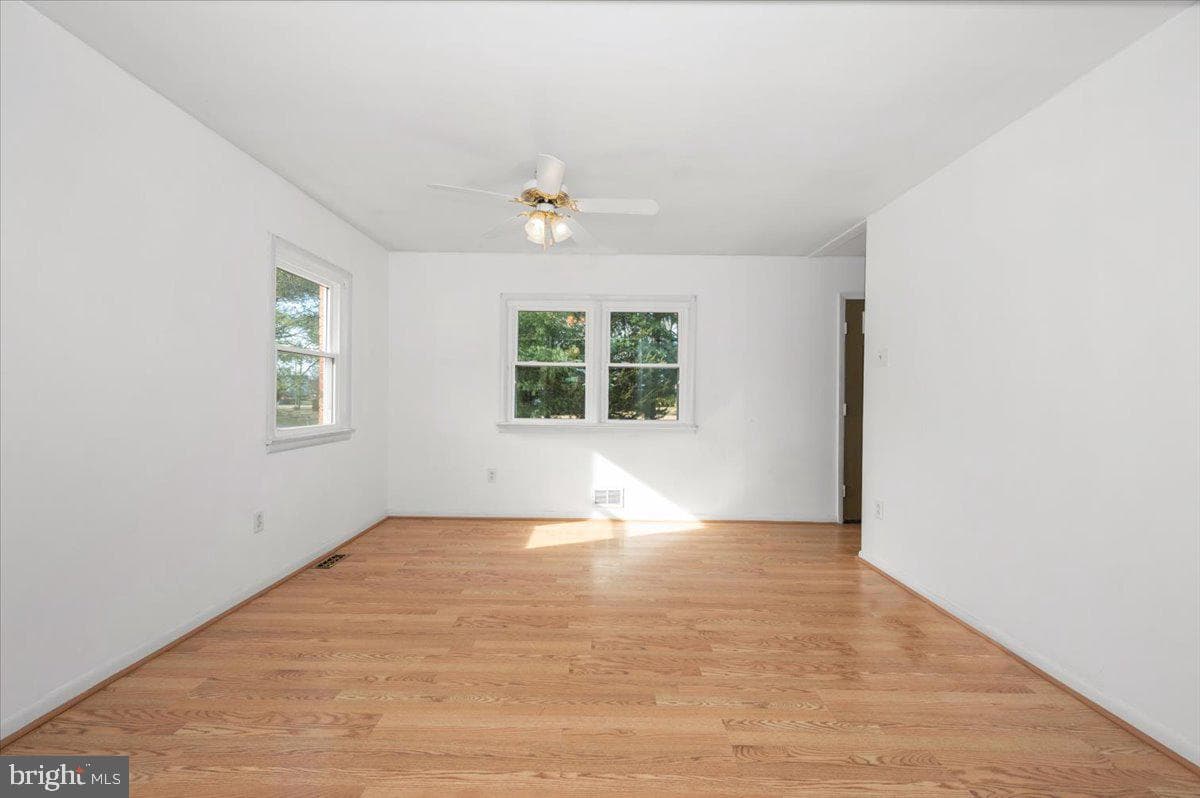 5209 Cochran Road photo 5