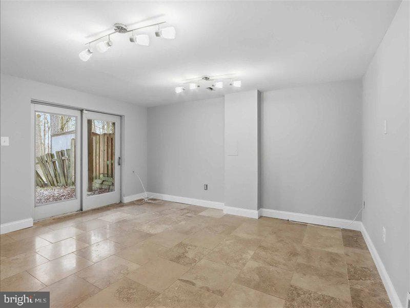8307 Snowden Oaks Place photo 19