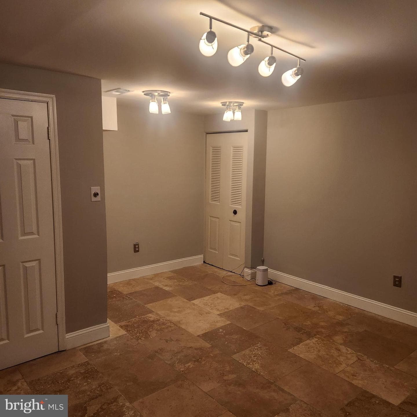 8307 Snowden Oaks Place photo 21