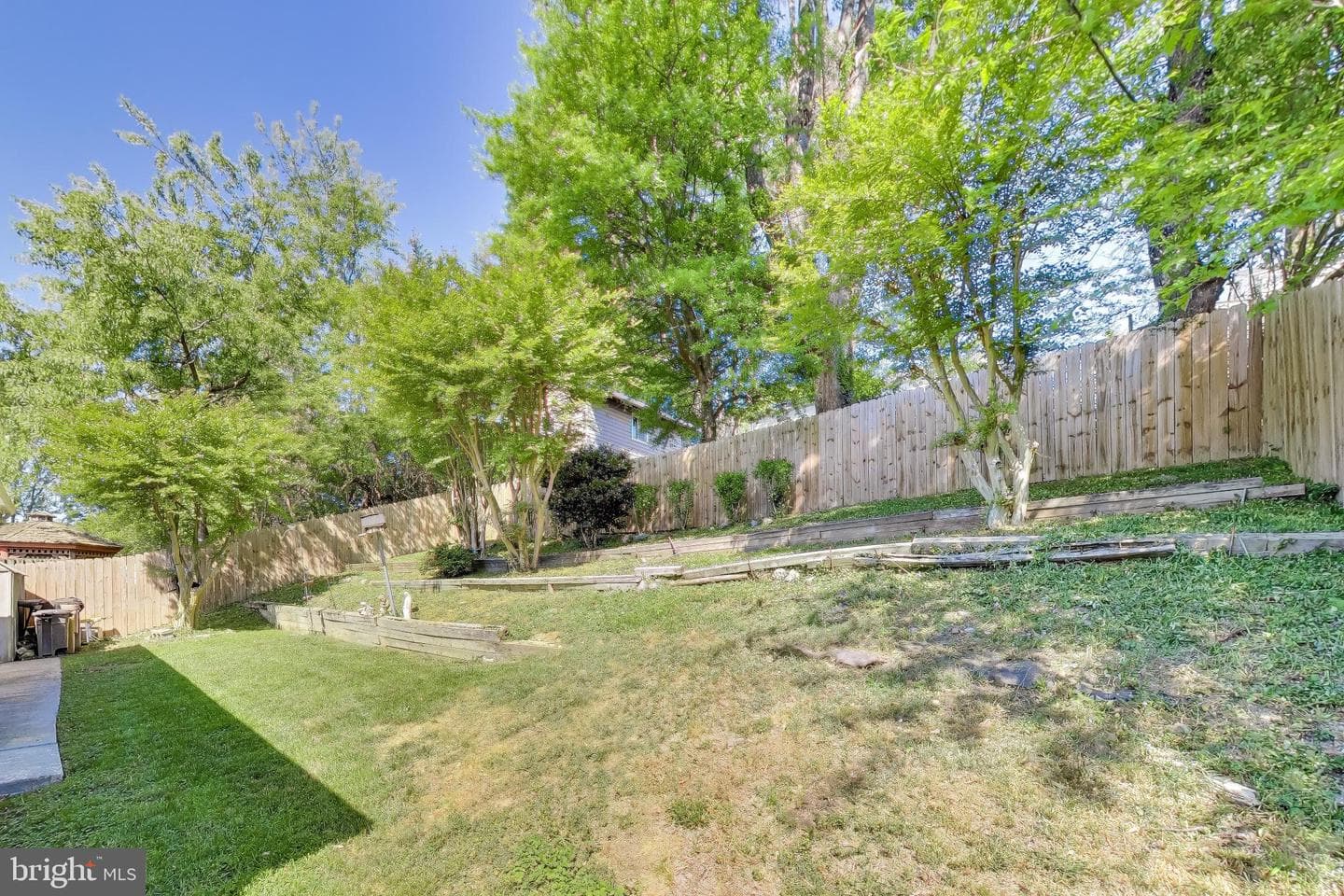 1031 Marton Street photo 31