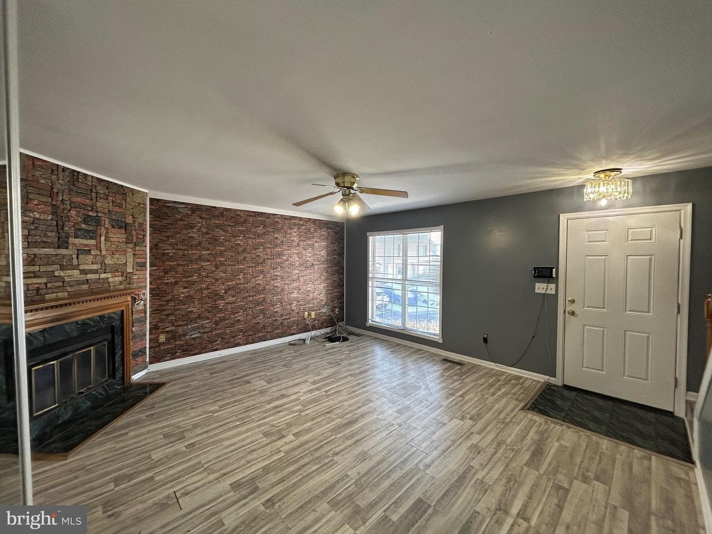 14517 London Lane photo 3
