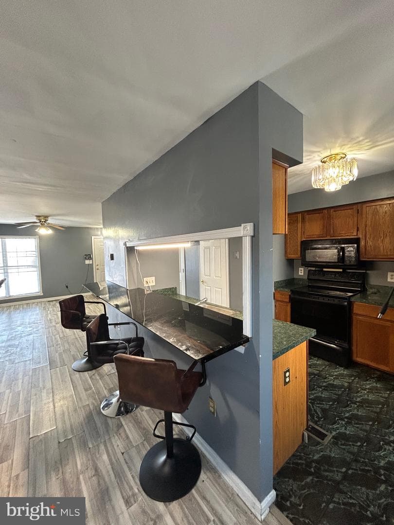 14517 London Lane photo 4