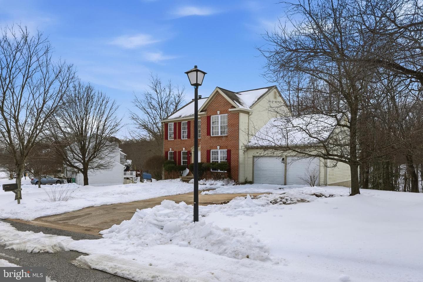 8105 Birdsong Drive photo 2
