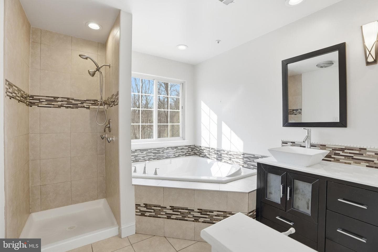 8105 Birdsong Drive photo 22