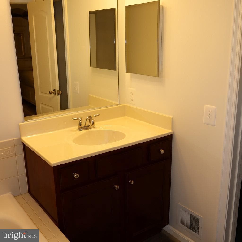 15622 Chadsey Lane photo 24