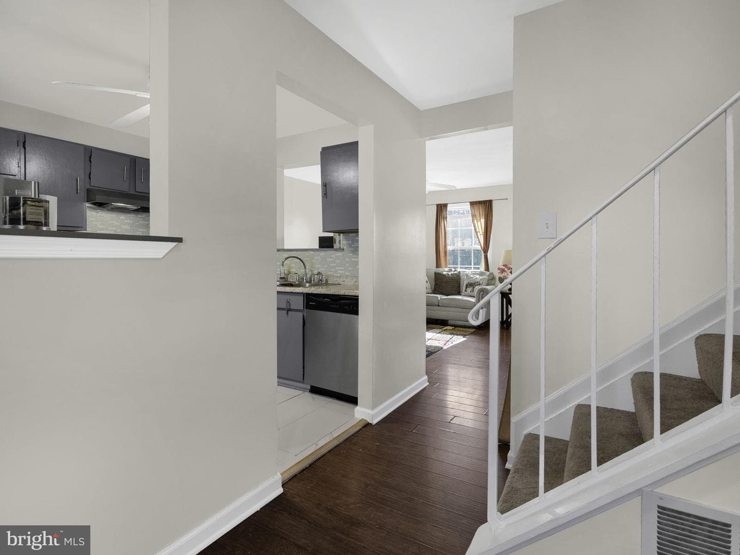 5859 Hil Mar Drive photo 2