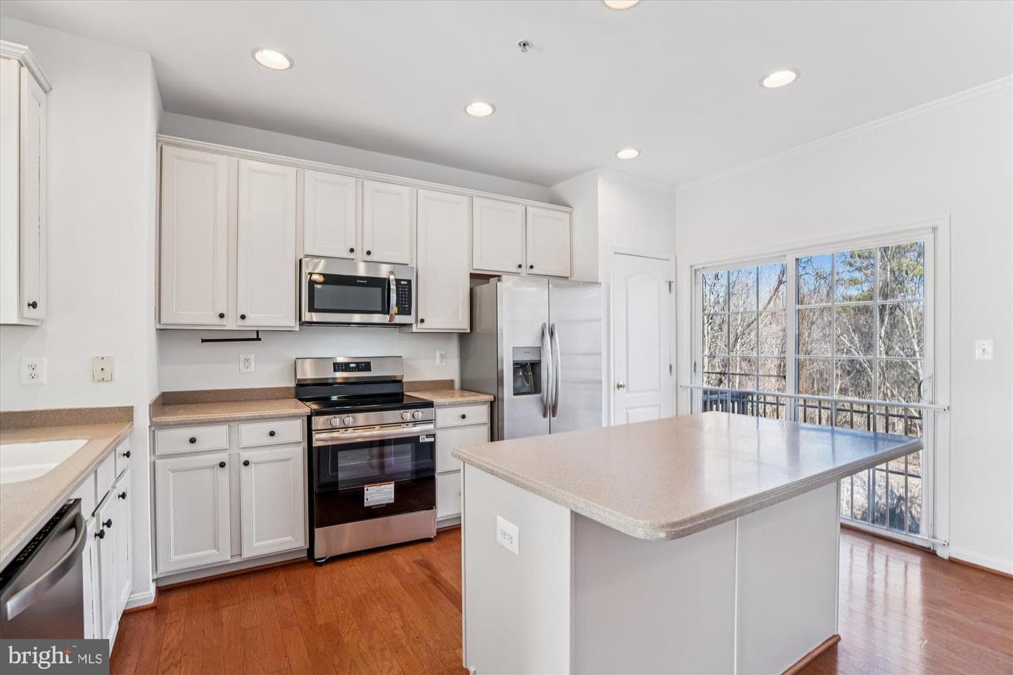 5602 Hartfield Avenue photo 14