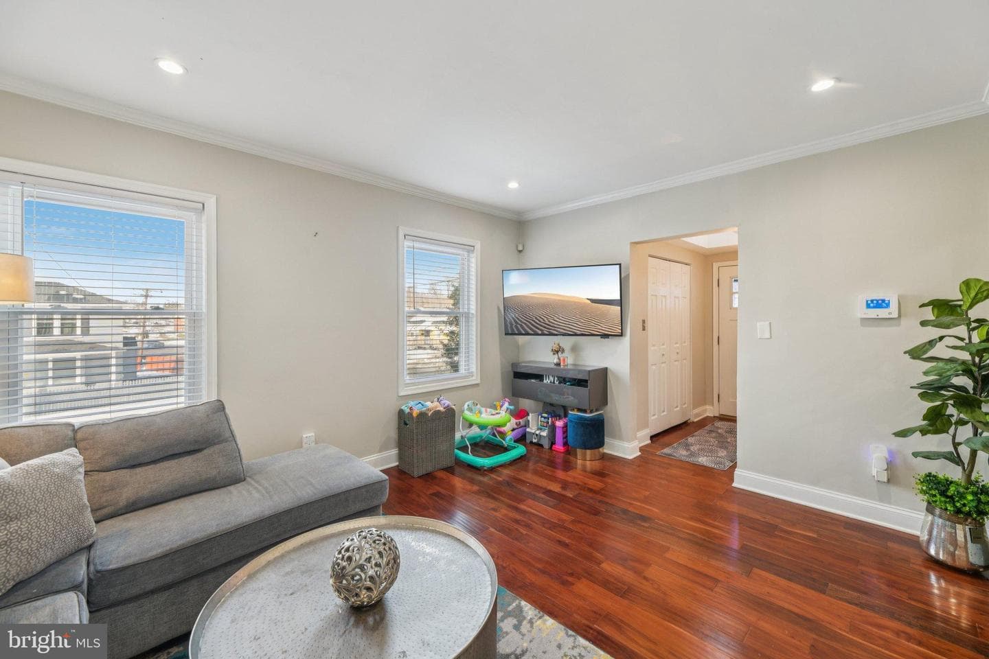 6003 Seat Pleasant Drive photo 10