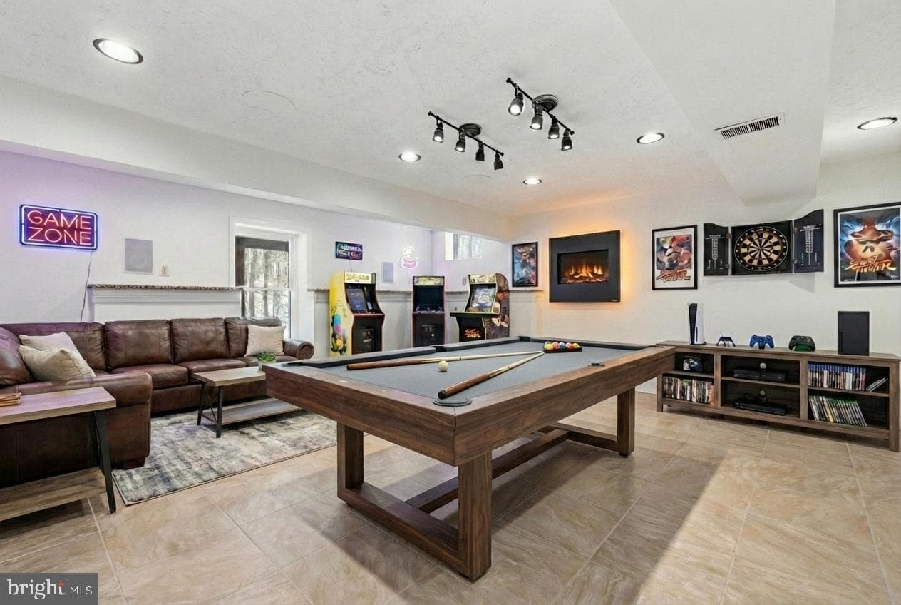 6111 Omar Court photo 20