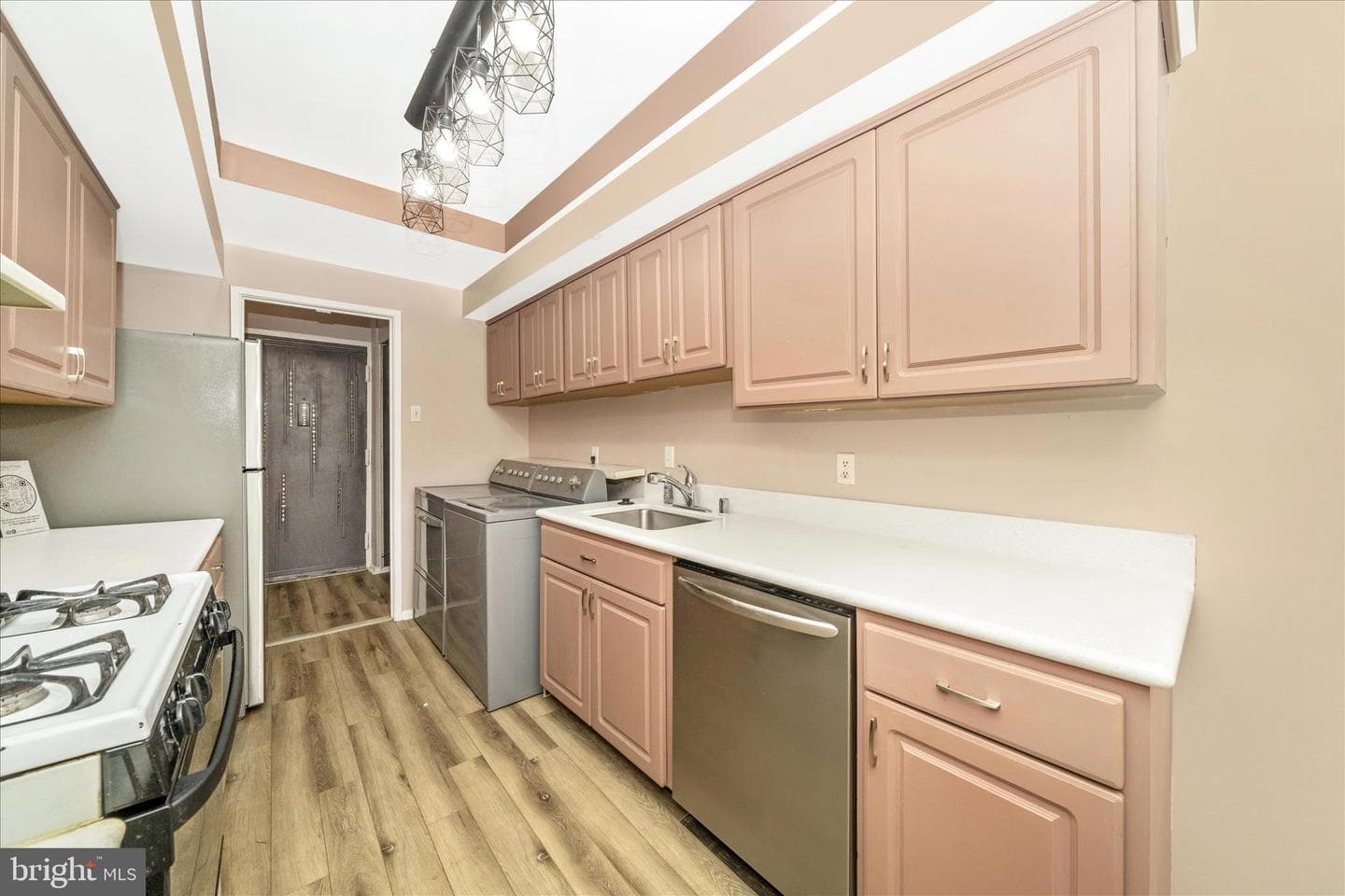 10234 Prince Place #17-102 photo 15