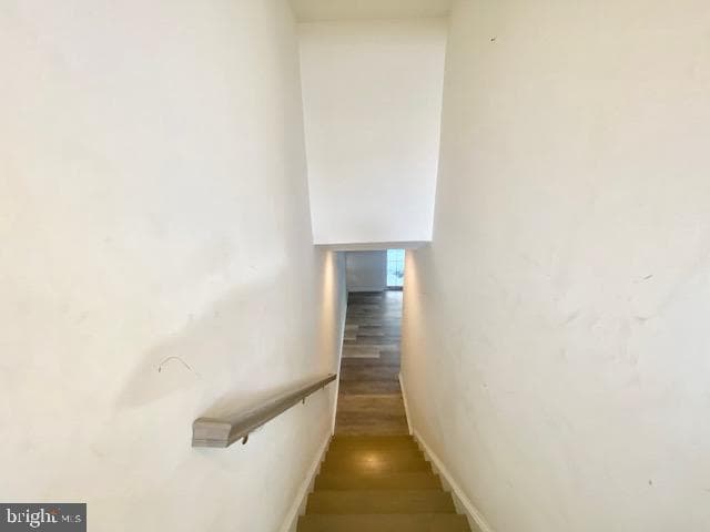 6906 Stansbury Lane photo 20