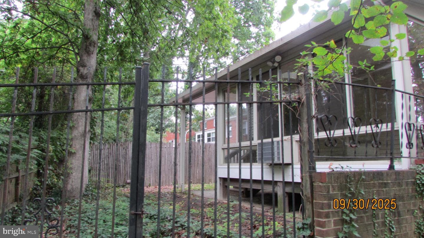 4416 Van Buren Street photo 32