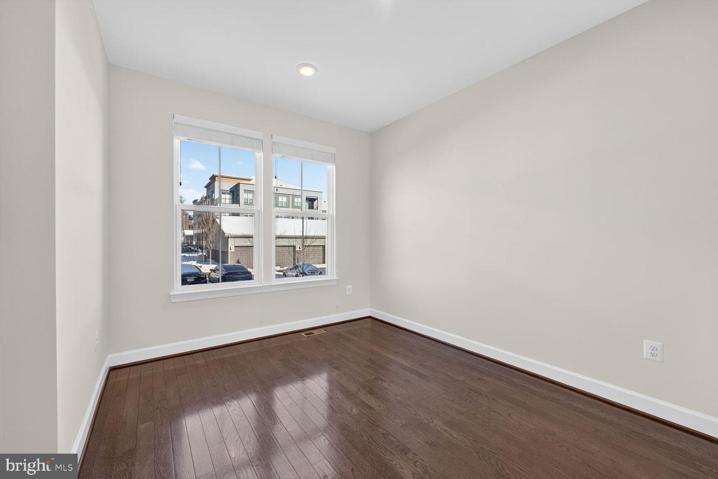 215 Phoenix Drive photo 10